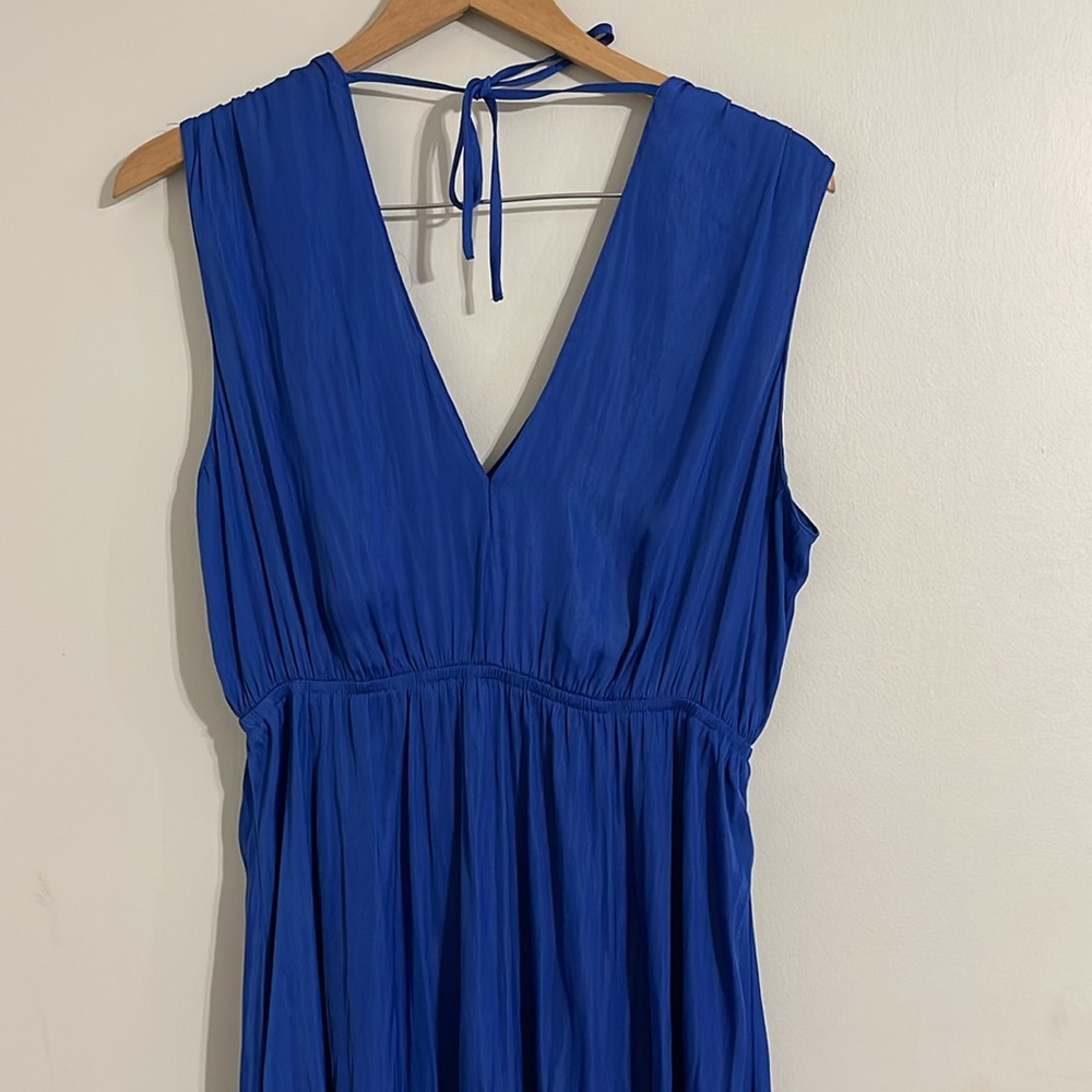monoprix women’s flowy deep v-neck  sleeveless blue midi dress medium - Picture 2 of 9